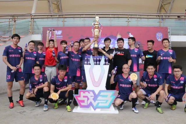 中国女排3-2逆转泰国，王奥芊闪耀表现，郭中楠成奇兵